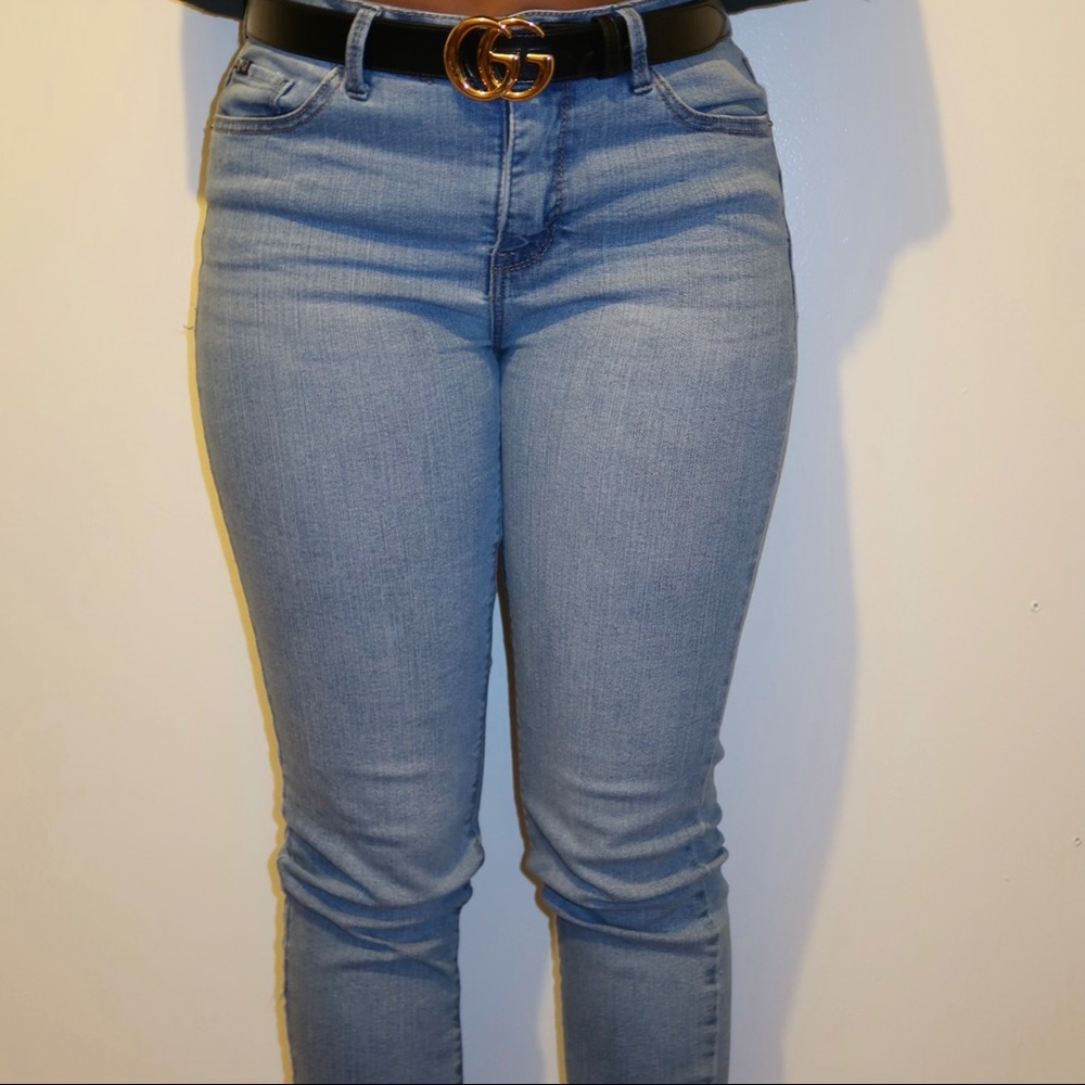 Skinny Blue Jeans.
SIZE Medium (8).
Super comfortable jeans.